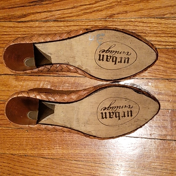 Urban Vintage Heels - Picture 6 of 8